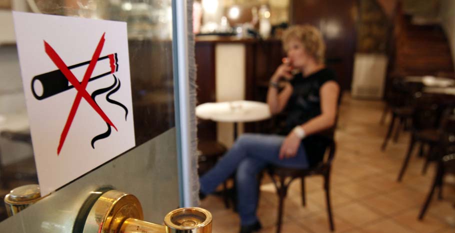 Την εφαρμογή του αντικαπνιστικού νόμου απαιτούν οι πολίτες του Βόλου!