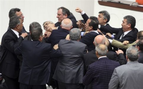 Αποφασίζει ο Αρειος Πάγος για τους 8 τούρκους στρατιωτικούς