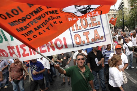 ΠΟΕ – ΟΤΑ: Απεργία – αποχή από την αξιολόγηση έως το τέλος του χρόνου