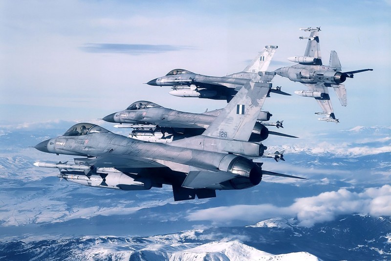 Έπεσαν οι υπογραφές για την αναβάθμιση των F-16
