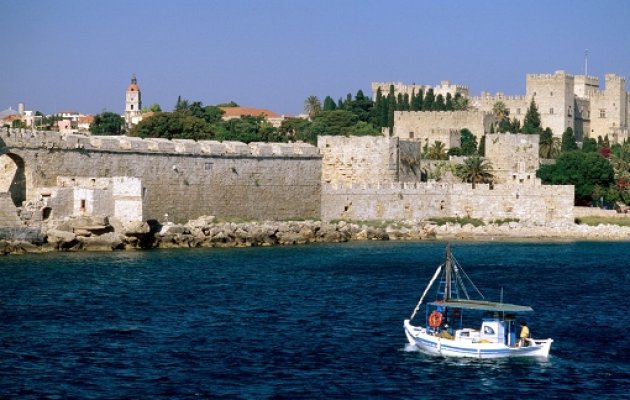 Ρόδος: Απατεώνισσα κάνει… δωρεάν διακοπές