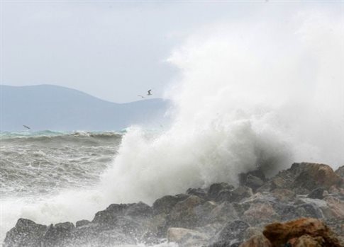 Θυελλώδεις άνεμοι – Βροχές στη βόρεια Ελλάδα