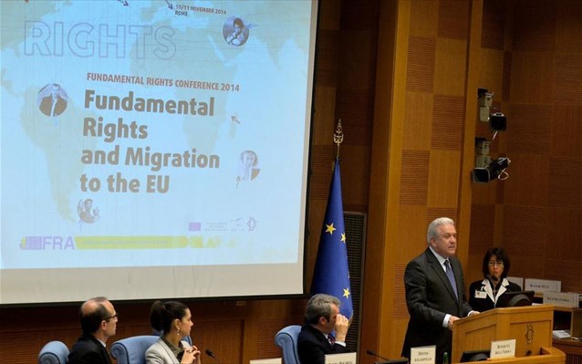 Δ. Αβραμόπουλος: Κορυφαία προτεραιότητα της Ε.Ε. το μεταναστευτικό