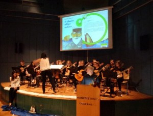 Το σύνολο κιθαριστών Sempre Viva 