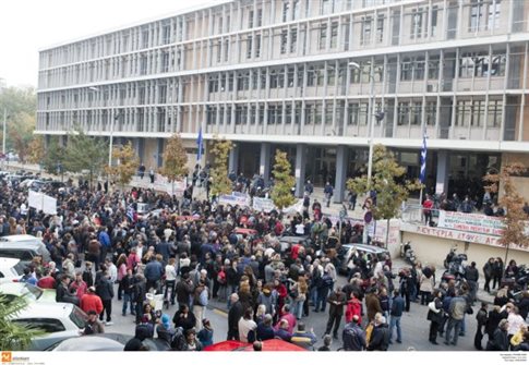 Ένταση σε δικαστήρια κατά τη διάρκεια κινητοποίησης κατά των πλειστηριασμών