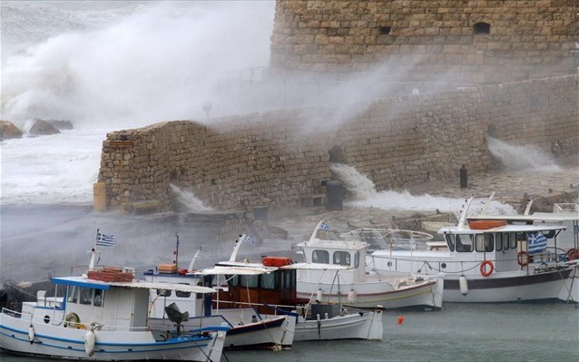 Κρήτη: Χαλάζι στο κέντρο του Ηρακλείου