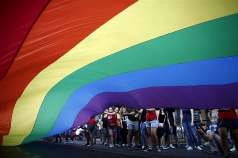 Πάνω από 100 ομοφοβικές επιθέσεις καταγγέλθηκαν στο «Πες το σ’ εμάς»