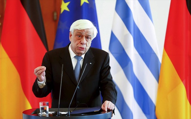 Βερολίνο: Μηνύματα Παυλόπουλου για χρέος, προσφυγικό και αποζημιώσεις