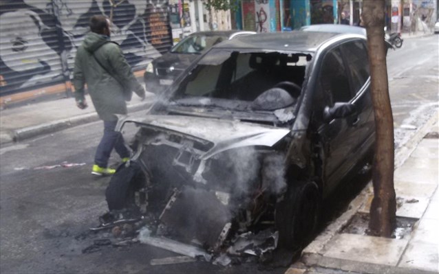Φωτιά σε αυτοκίνητο