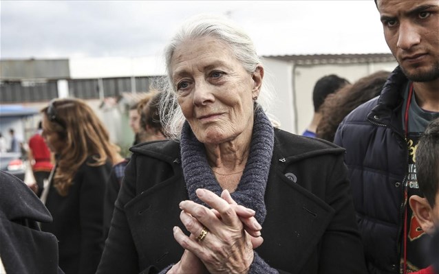 Στον Πειραιά η Βανέσα Ρεντγκρέιβ – «Ντροπή σου Ευρώπη»