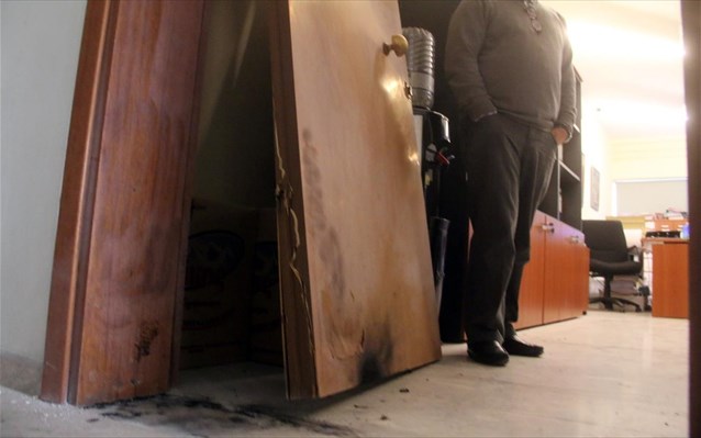 Προσωπικές διαφορές πίσω από την έκρηξη έξω από λογιστικό γραφείο στο Ναύπλιο