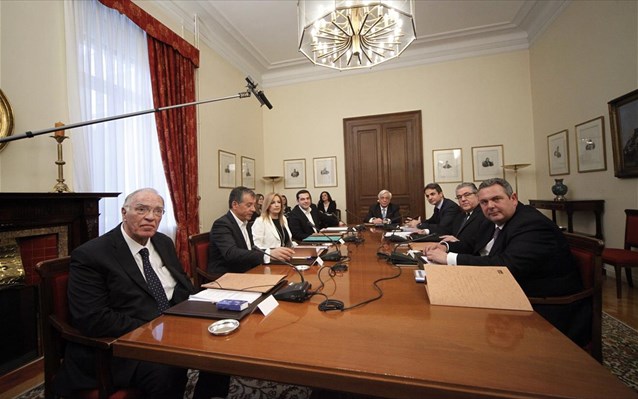 Η δημοφιλία πολιτικών αρχηγών και κομμάτων σε Facebook και Τwitter