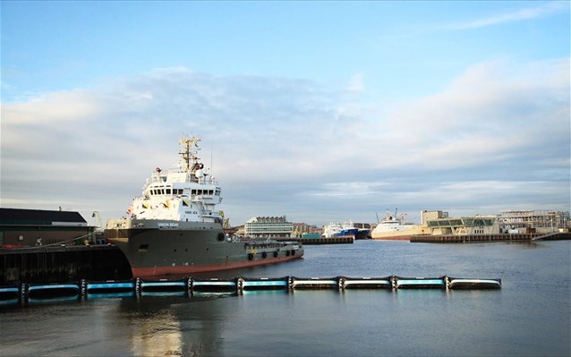 ploti-platforma-sullogis-aporrimmaton-apo-ton-okeano