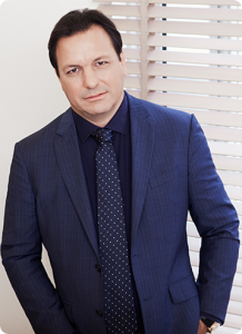 Ο Μαιευτήρας - Χειρουργός Γυναικολόγος & Ειδικός Αναπαραγωγής Dr. Παναγιώτης Θ. Πολύζος.