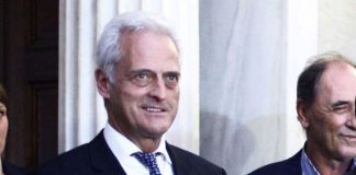 Διαψεύδει ο Γερμανός αξιωματούχος τα περί προσβολής Έλληνα φωτορεπόρτερ