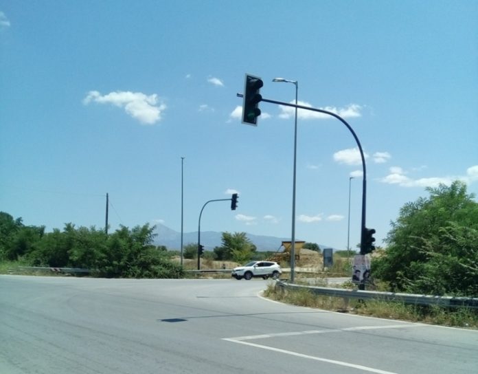 ΗΛΕΚΤΡΟΦΩΤΙΣΜΟΣ ΚΟΜΒΟΥ ΑΜΠΕΛΩΝΑ ΔΛΕΡΙΩΝ (2) (1)