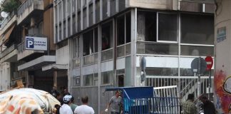 Εξάρχεια: Εμπρηστική επίθεση σε κτήριο που φιλοξενούνται πρόσφυγες