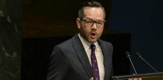 Μίχαελ Ροτ για Σκοπιανό: Μην βάζετε «κόκκινες γραμμές»