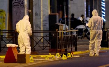 Καμένο ΙΧ στα Εξάρχεια αποδίδεται στους «βομβιστές της οδού Σταδίου»