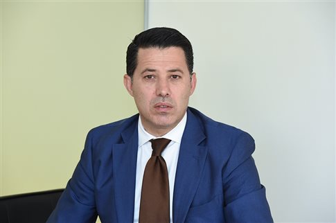 nikos-maniadakis
