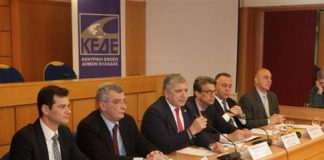 Αποσυμφόρηση των νησιών από πρόσφυγες ζητούν πέντε δήμαρχοι του Αιγαίου
