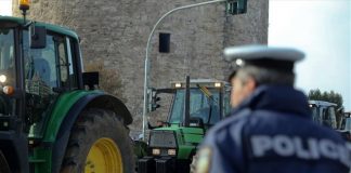 Στο κέντρο της Θεσσαλονίκης οι αγρότες – Μικροένταση έξω από τη ΔΕΘ