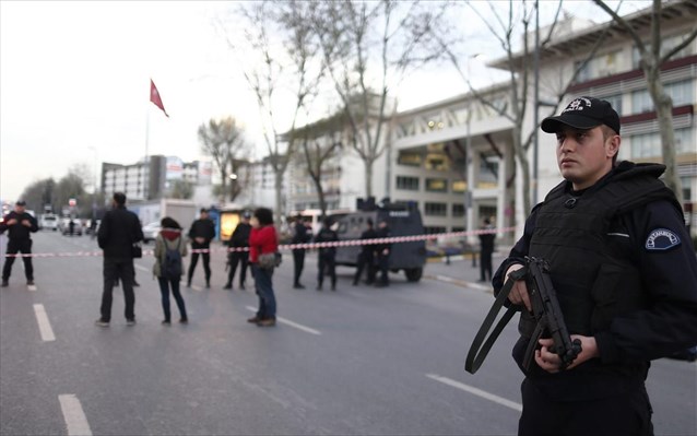 tourkia-astunomia-epithesi-enoplon-sto-arxigeio-tis-astunomias-stin-konstantinoupoli