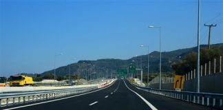 Στα εγκαίνια της διπλής σήραγγας Παναγοπούλας ο πρωθυπουργός