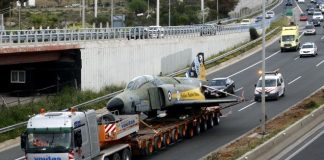 Στο μουσείο το θρυλικό RF-4E της Πολεμικής Αεροπορίας