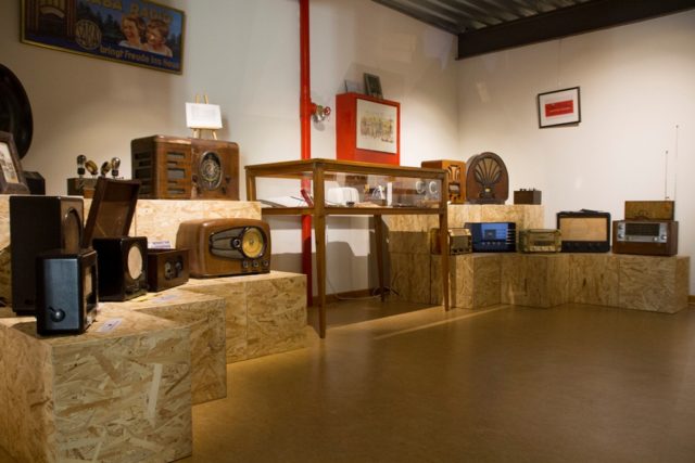 ΜΕΡΕΣ ΡΑΔΙΟΦΩΝΟΥ1