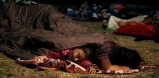 Κως: Κοιμούνται σε αυτοκίνητα και σκηνές και φοβούνται νέο σεισμό οι κάτοικοι