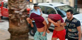 Για μια selfie φέρεται να ξυλοκοπήθηκε μέχρι θανάτου ο 22χρονος τουρίστας