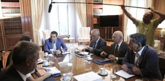 Σε εξέλιξη η συνάντηση Αλ. Τσίπρα με το προεδρείο της ΕΣΕΕ