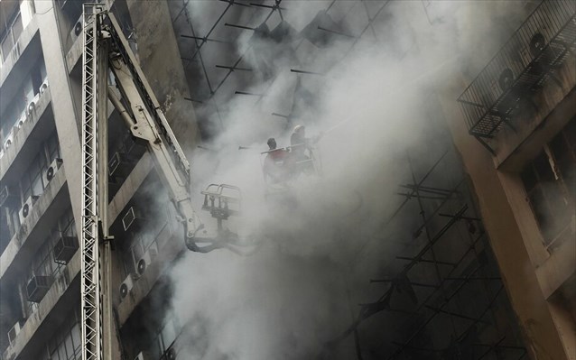 india-fotia-se-poluorofo-ktirio-sto-neo-delxi-11