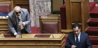 Βουλή: Σφοδρή σύγκρουση Π. Κουρουμπλή – Ν.Δ. για τον Σαρωνικό