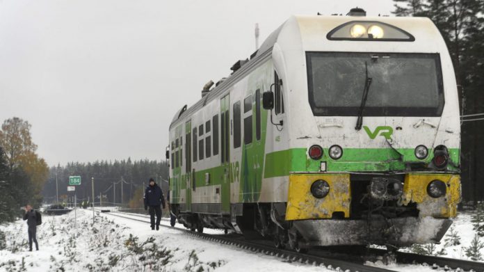 finland-train-crash-finlandia-sugrousi-trenou