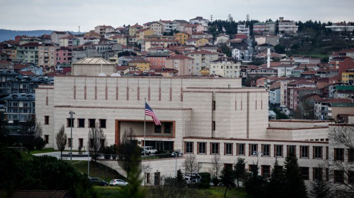 ipa-tourkia-amerikaniki-presbeia-stin-konstantinoupoli