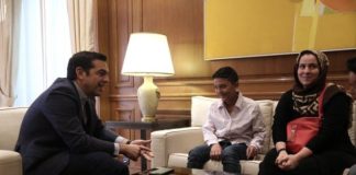Η μητέρα του Αμίρ γράφει στον Αλέξη Τσίπρα