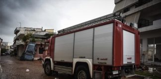 Σαλαμίνα: Απεγκλωβισμός μητέρας και τριών παιδιών από σπίτι