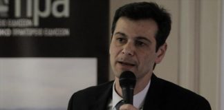 Με ασφαλιστικά μέτρα κατά του υπ. Μεταναστευτικής Πολιτικής απειλεί ο δήμαρχος Χίου