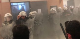 Πλειστηριασμοί: Επεισόδια και χημικά στο Ειρηνοδικείο Αθηνών