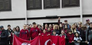 Θεσσαλονίκη: Κοσμοσυρροή στο τούρκικο προξενείο για την επέτειο θανάτου του Κεμάλ Ατατούρκ