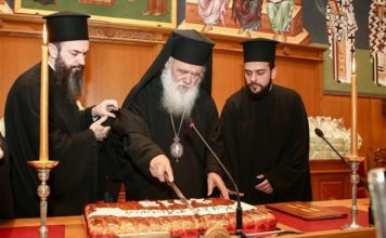 Ιερώνυμος: Τη νέα χρονιά να προχωρήσουμε ενωμένοι