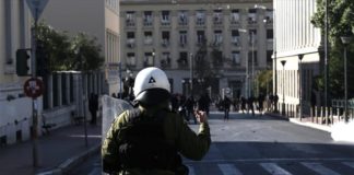Επεισόδια στην πορεία των μαθητών για τον Αλέξανδρο Γρηγορόπουλο