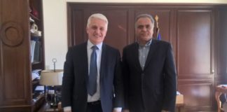 Συνάντηση Σκουρλέτη με τον αλβανό υπουργό Διασποράς