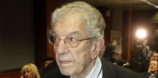 Πέθανε ο καθηγητής Βασίλης Φίλιας