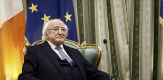 Σε εξέλιξη συνάντηση του Αλ. Τσίπρα με τον Πρόεδρο της Ιρλανδίας