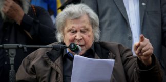Μίκης Θεοδωράκης: Ηλίθιοι και αδίστακτοι οι εχθροί μου