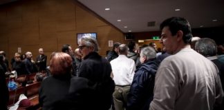 Στην δημοσιότητα έδωσαν τα μέλη της αναρχικής συλλογικότητας βίντεο, με τη παρέμβασή τους στην ομιλία του υπουργού Οικονομικών