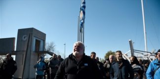 Διαμαρτυρία έξω από το δημαρχείο για τις δηλώσεις του Γ. Μπουτάρη